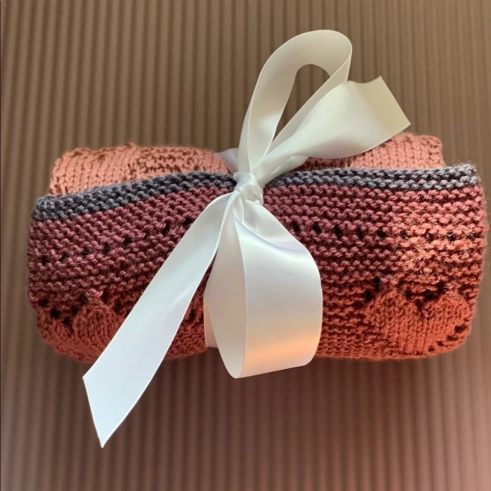 {Knit Baby Blanket} 💕heart design